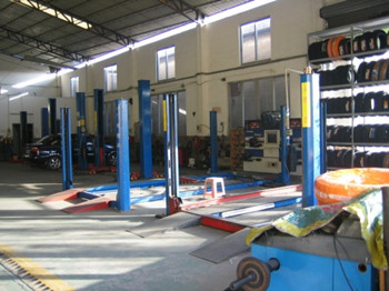 唐山精工汽修美容裝具學(xué)校開設(shè)哪些專業(yè)？