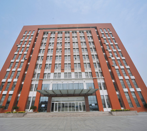 與同類院校相比，東營(yíng)市技師學(xué)院都有哪些優(yōu)勢(shì)？